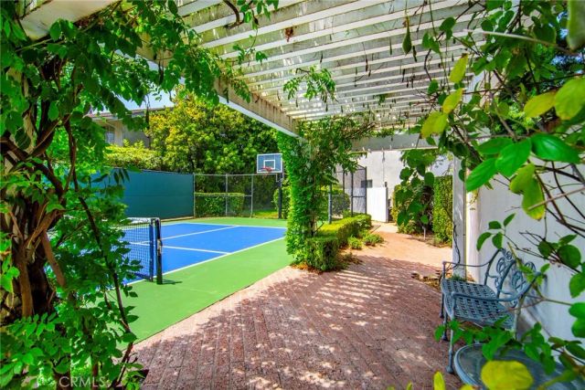 3861 Braewood Court, Tarzana, CA 91356