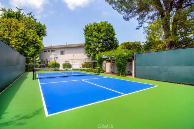 3861 Braewood Court, Tarzana, CA 91356