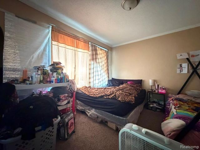 5629 Gateshead Street, Grosse Pointe, MI 48236