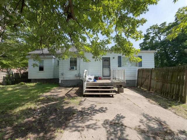 5629 Gateshead Street, Grosse Pointe, MI 48236