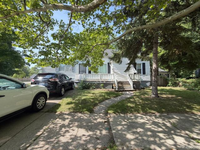 5629 Gateshead Street, Grosse Pointe, MI 48236
