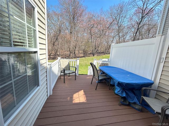 118 Kettles Lane, Medford, NY 11763
