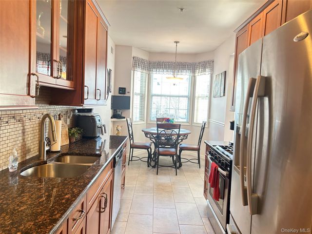118 Kettles Lane, Medford, NY 11763