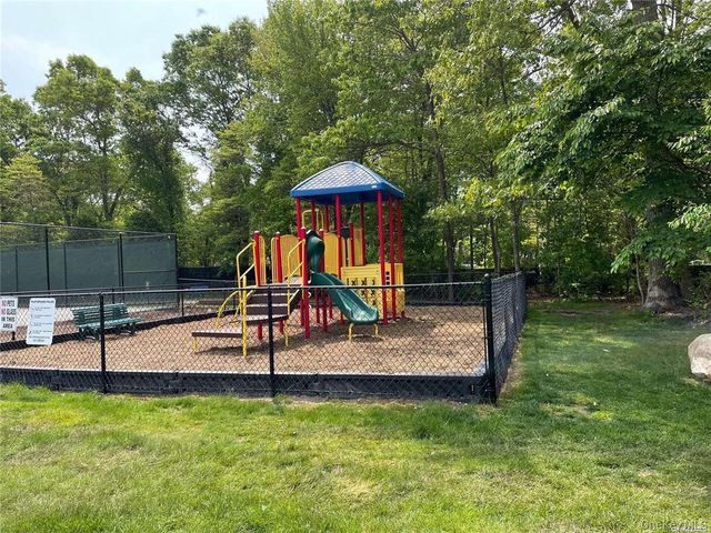 118 Kettles Lane, Medford, NY 11763