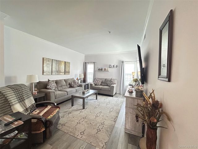 118 Kettles Lane, Medford, NY 11763