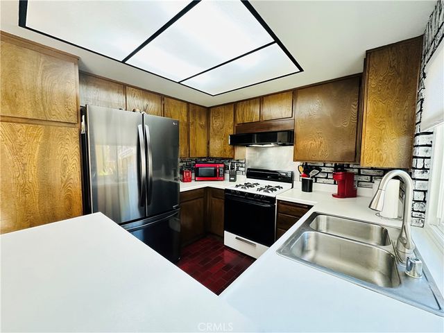 1255 S Buena Vista, Hemet, CA 92543