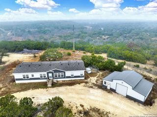 1685 BROAD OAK DR, Bandera, TX 78003