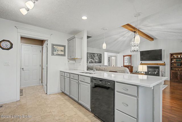 412 Buckman Station Ct, Simpsonville, KY 40067