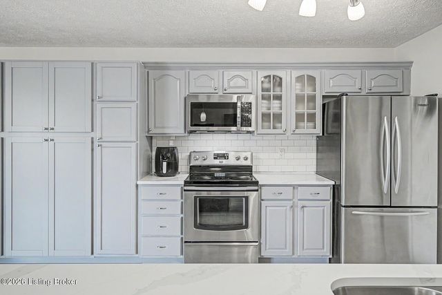 412 Buckman Station Ct, Simpsonville, KY 40067