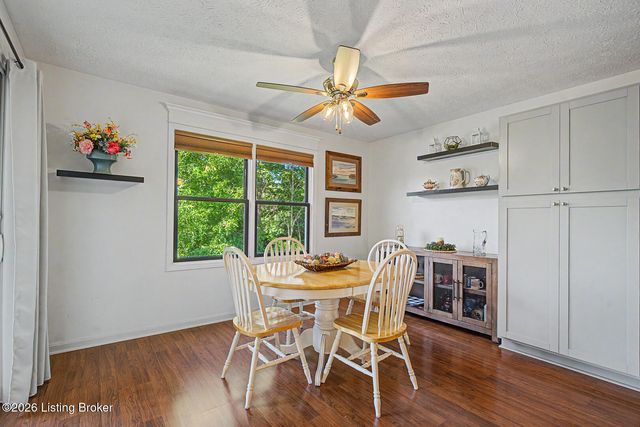 412 Buckman Station Ct, Simpsonville, KY 40067