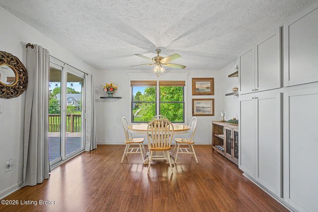 412 Buckman Station Ct, Simpsonville, KY 40067