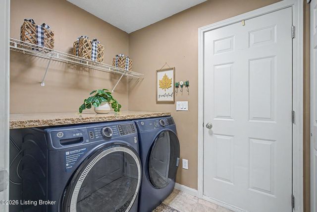 412 Buckman Station Ct, Simpsonville, KY 40067