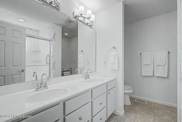 412 Buckman Station Ct, Simpsonville, KY 40067