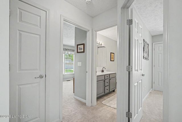 412 Buckman Station Ct, Simpsonville, KY 40067