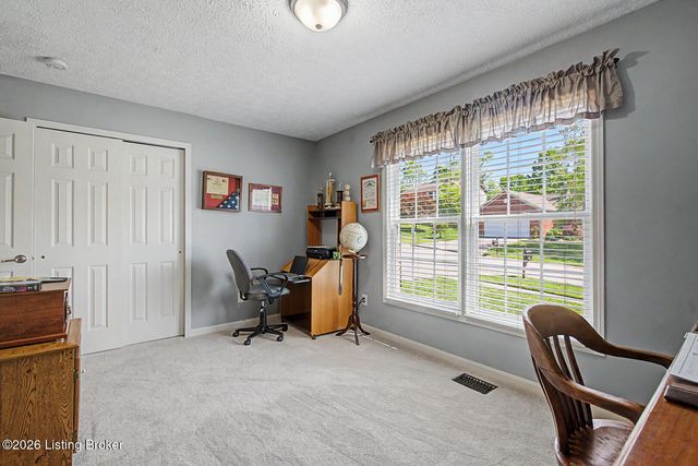 412 Buckman Station Ct, Simpsonville, KY 40067