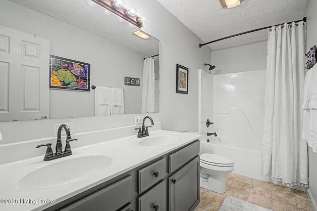 412 Buckman Station Ct, Simpsonville, KY 40067