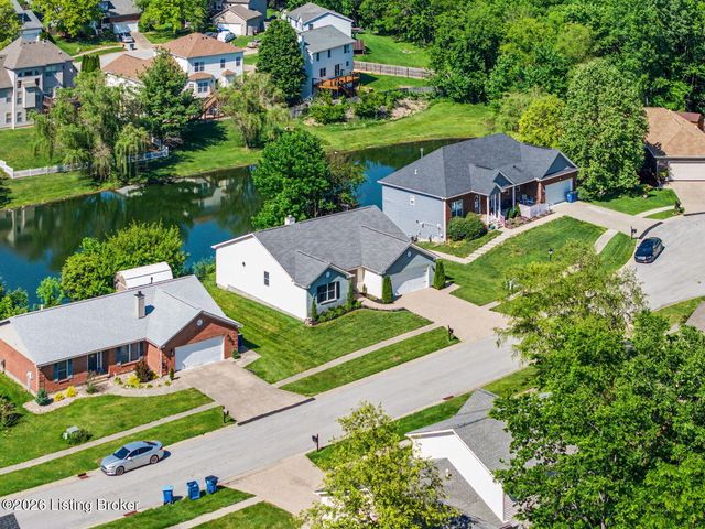 412 Buckman Station Ct, Simpsonville, KY 40067