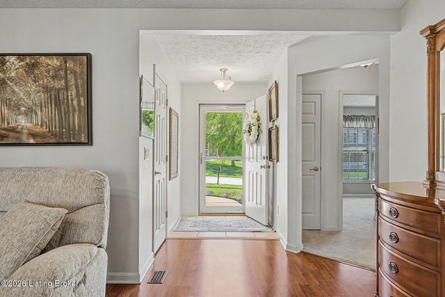 412 Buckman Station Ct, Simpsonville, KY 40067