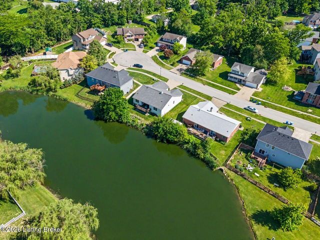 412 Buckman Station Ct, Simpsonville, KY 40067