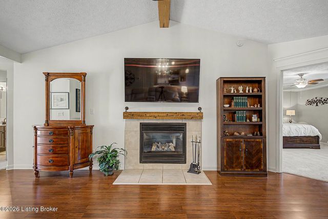 412 Buckman Station Ct, Simpsonville, KY 40067