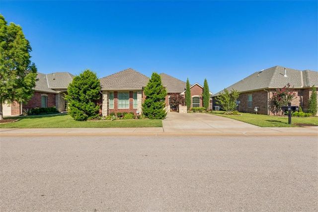 10227 Kingston Way, Oklahoma City, OK 73120