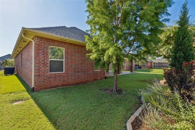 10227 Kingston Way, Oklahoma City, OK 73120