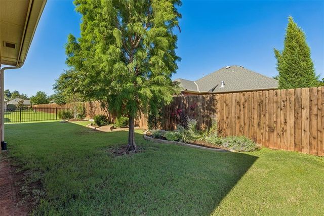 10227 Kingston Way, Oklahoma City, OK 73120