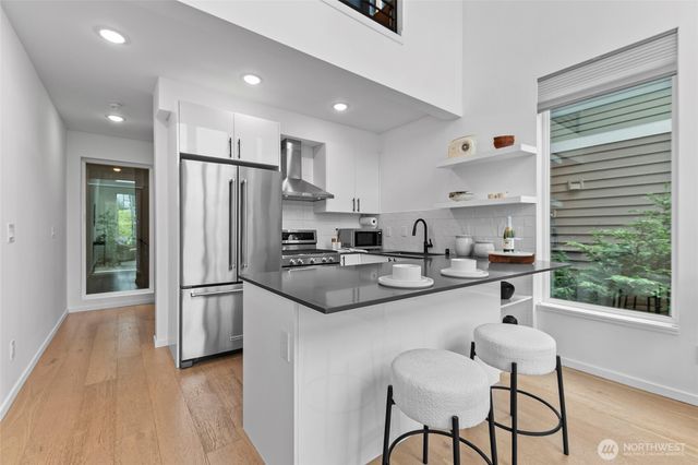 2612 E Yesler Way, Seattle, WA 98122