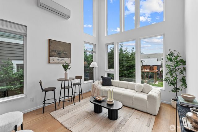 2612 E Yesler Way, Seattle, WA 98122