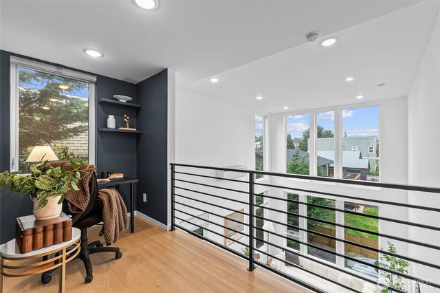 2612 E Yesler Way, Seattle, WA 98122