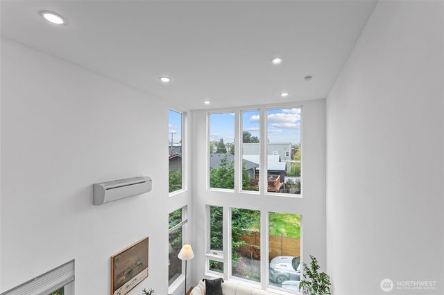 2612 E Yesler Way, Seattle, WA 98122