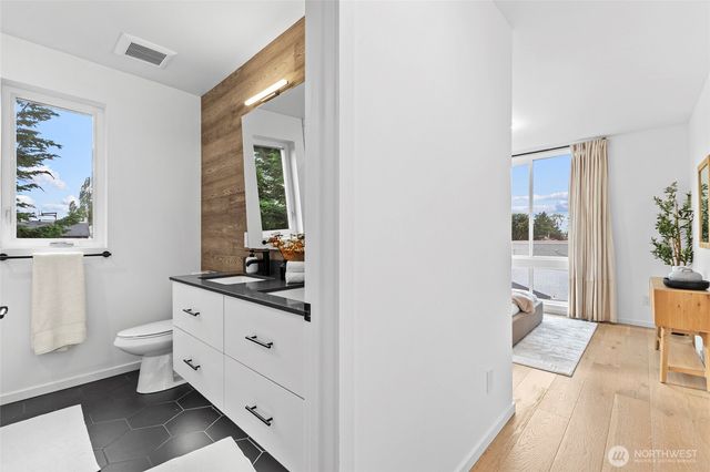 2612 E Yesler Way, Seattle, WA 98122