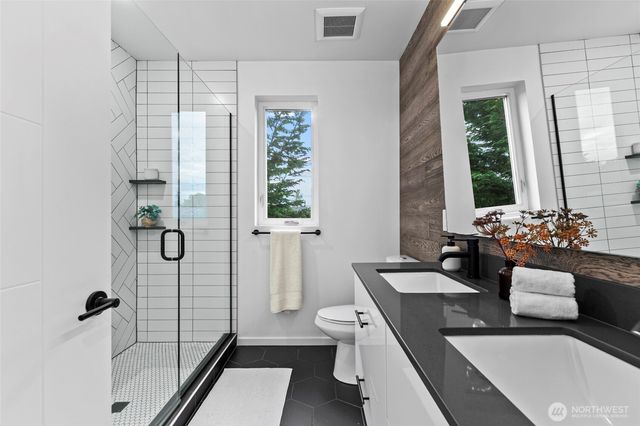 2612 E Yesler Way, Seattle, WA 98122