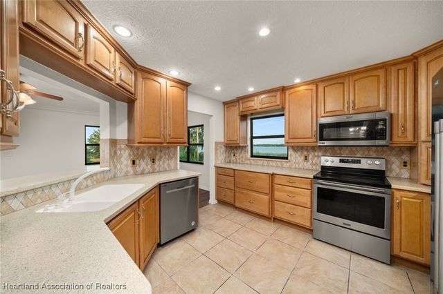 2806 Palo Verde Drive, Avon Park, FL 33825