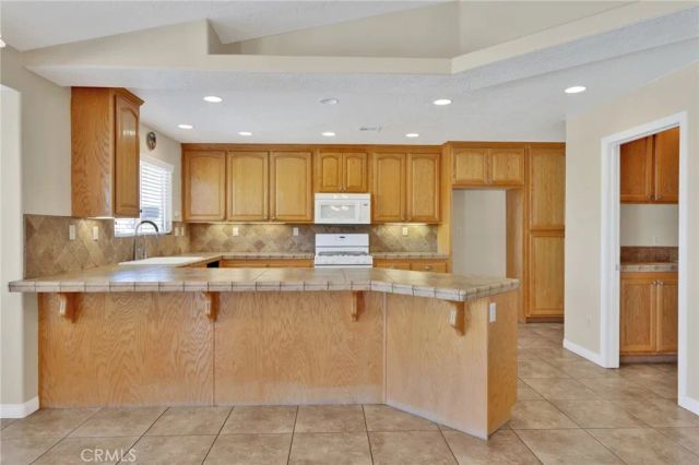 13935 Apple Creek, Victorville, CA 92395