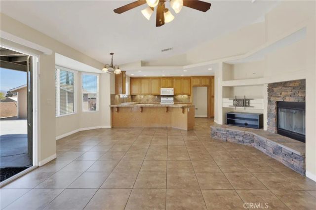 13935 Apple Creek, Victorville, CA 92395