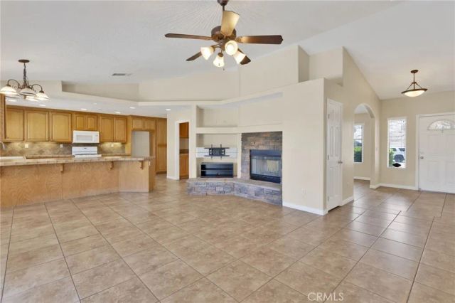 13935 Apple Creek, Victorville, CA 92395