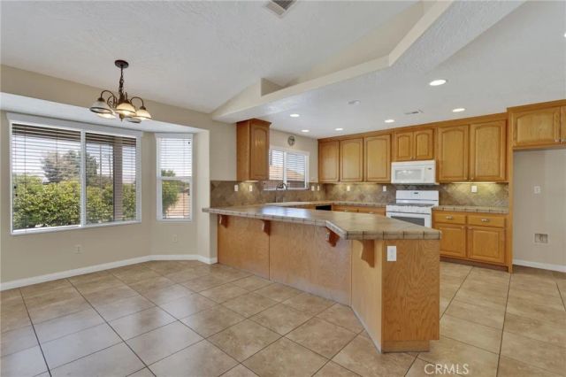 13935 Apple Creek, Victorville, CA 92395