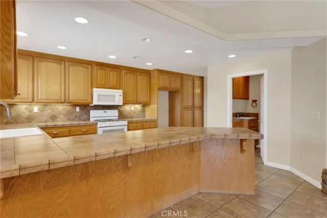 13935 Apple Creek, Victorville, CA 92395
