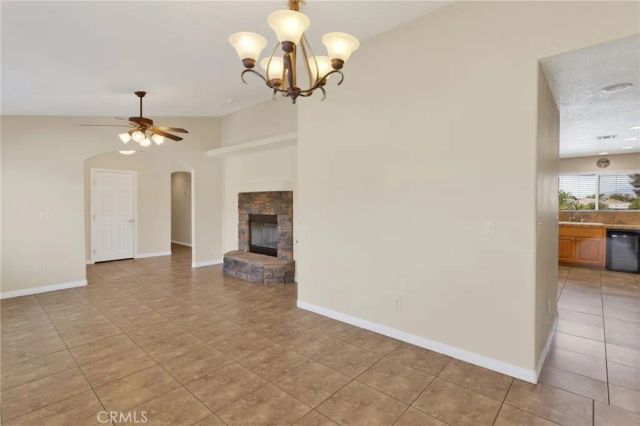 13935 Apple Creek, Victorville, CA 92395