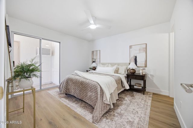 957 W Emerald Circle, Mesa, AZ 85210