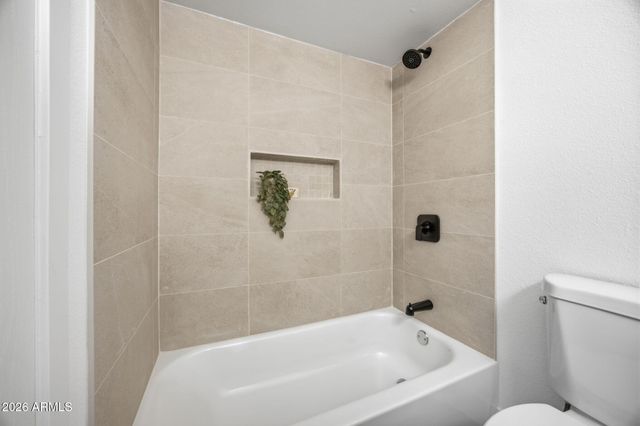 957 W Emerald Circle, Mesa, AZ 85210