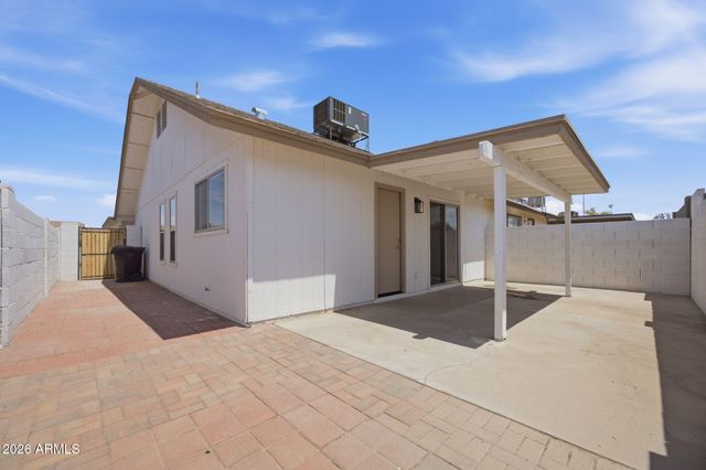 957 W Emerald Circle, Mesa, AZ 85210