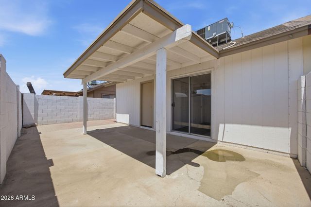 957 W Emerald Circle, Mesa, AZ 85210