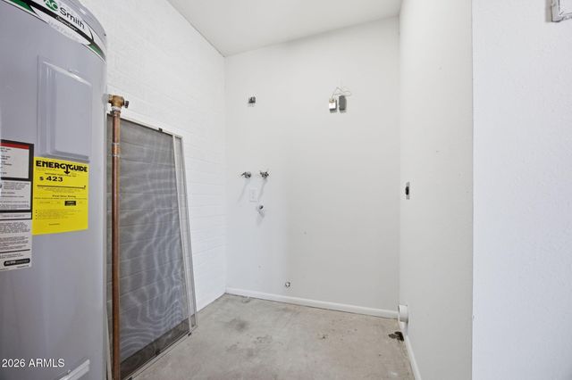 957 W Emerald Circle, Mesa, AZ 85210