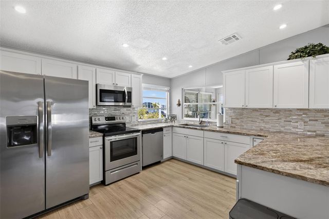 537 LA PLAYA CIRCLE, North Port, FL 34287