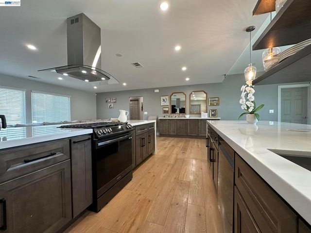 1220 ESSER AVE, San Leandro, CA 94579