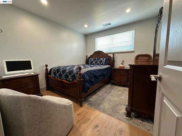 1220 ESSER AVE, San Leandro, CA 94579