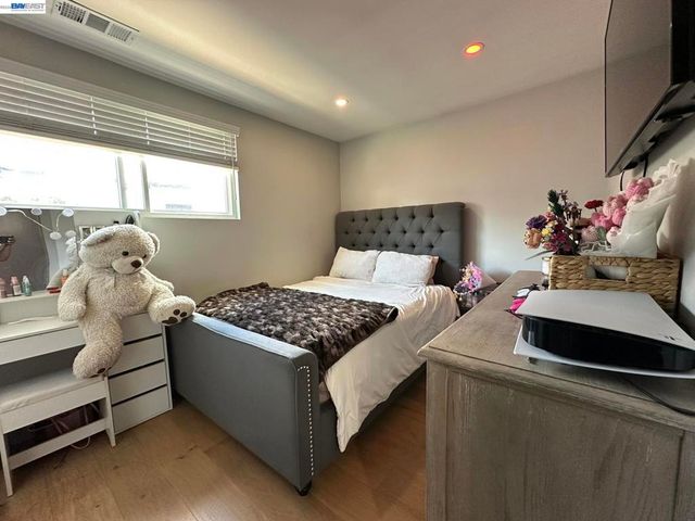 1220 ESSER AVE, San Leandro, CA 94579