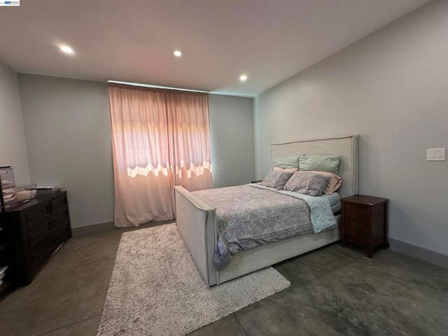 1220 ESSER AVE, San Leandro, CA 94579
